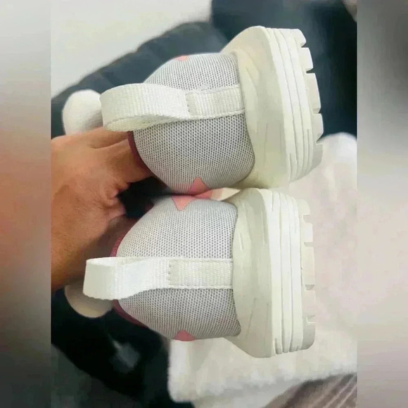 Women’s shoes - Picture 2 of 3